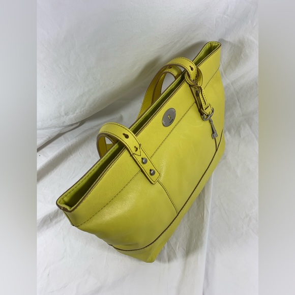 Genuine vintage FOSSIL bright yellow leather tote bag with  key fob - Picture 14 of 15
